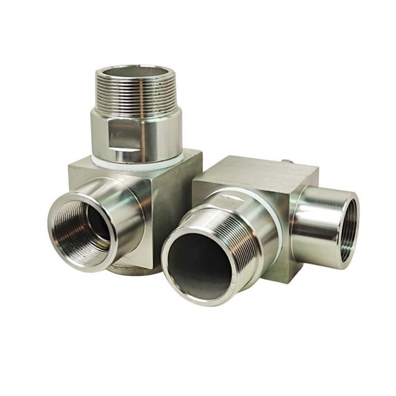 High pressure right angle swivel fitting