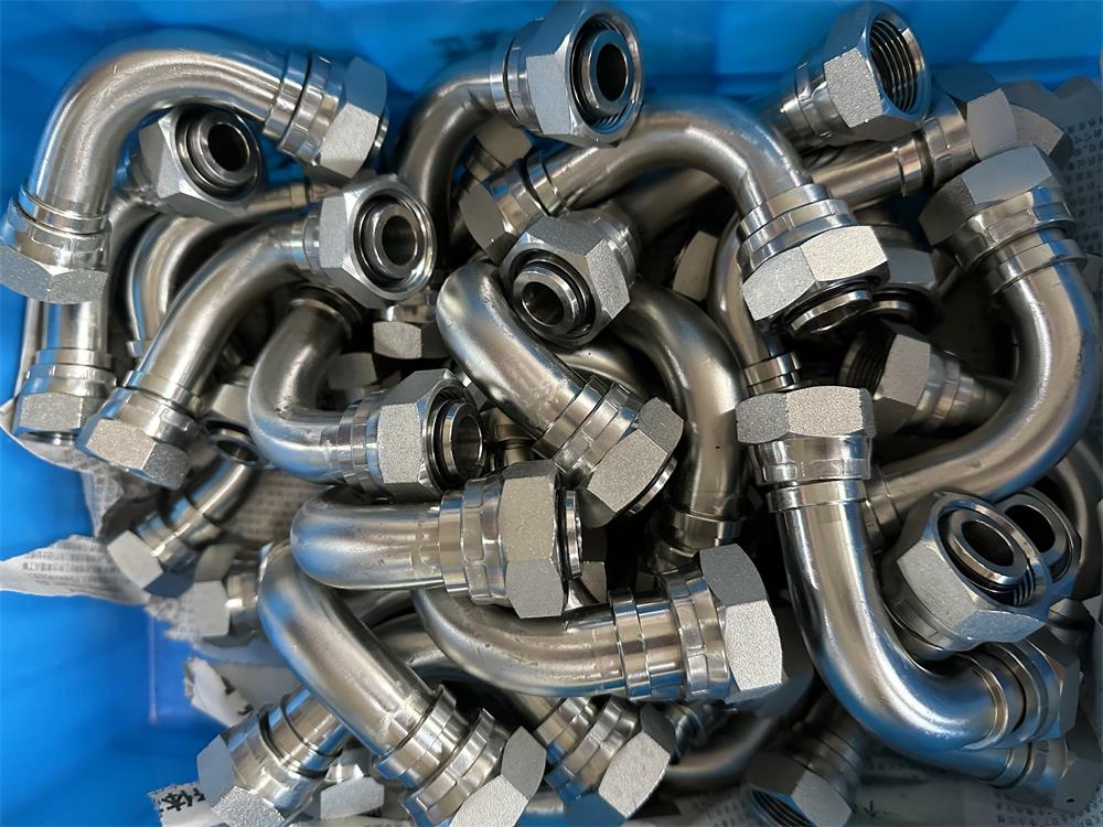 hydraulic swept adapter feature