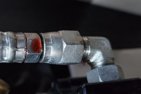 Hydraulic Adapter leak