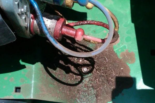 Hydraulic Ports leak
