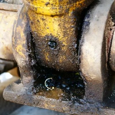 Leaking Hydraulic Fittings: 8 Shocking Reasons
